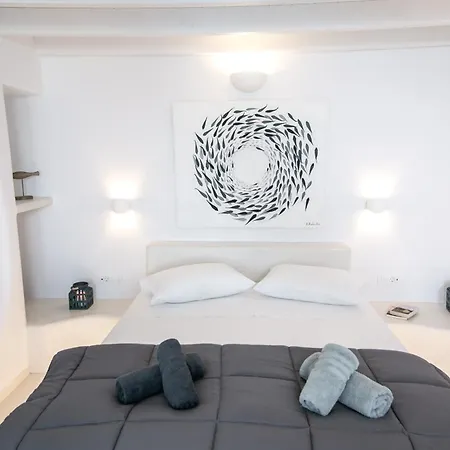 Shades Of White Apartment Emporio (Santorini)