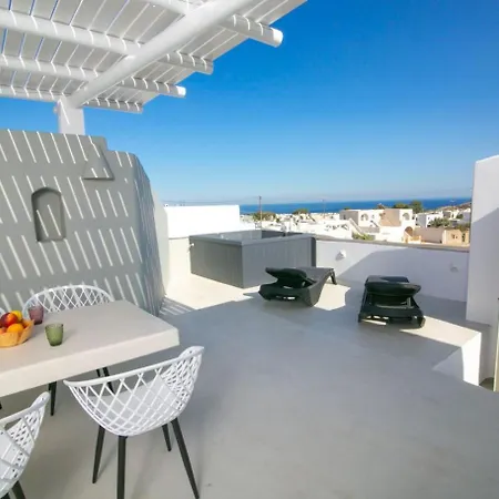 Shades Of White Apartment