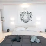 Shades Of White Appartement Emporio (Santorini)