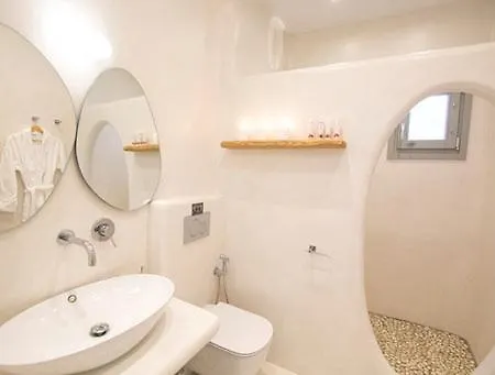 Shades Of White Apartman Emborió