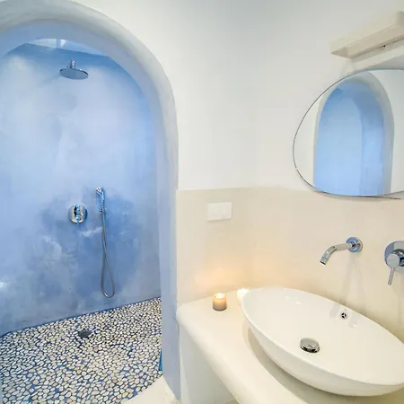 Shades Of White * Emporio (Santorini)