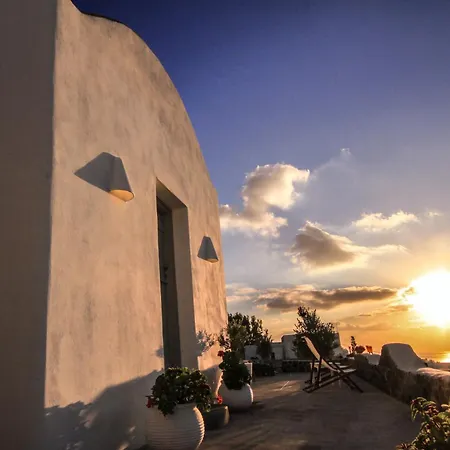 Shades Of White Apartment Emporio (Santorini)