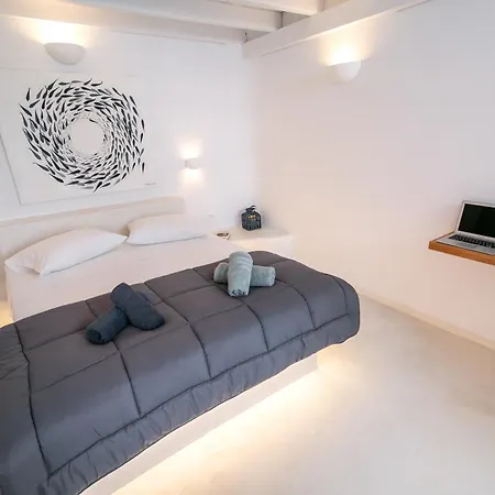Shades Of White Apartment