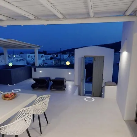 Shades Of White Apartment *