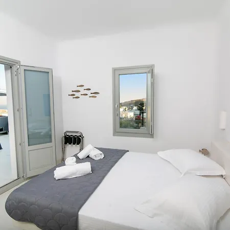 Apartment Shades Of White Emporio (Santorini)