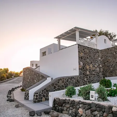 Shades Of White Emporio (Santorini)