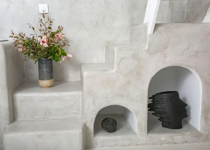 Shades Of White Emporio (Santorini)